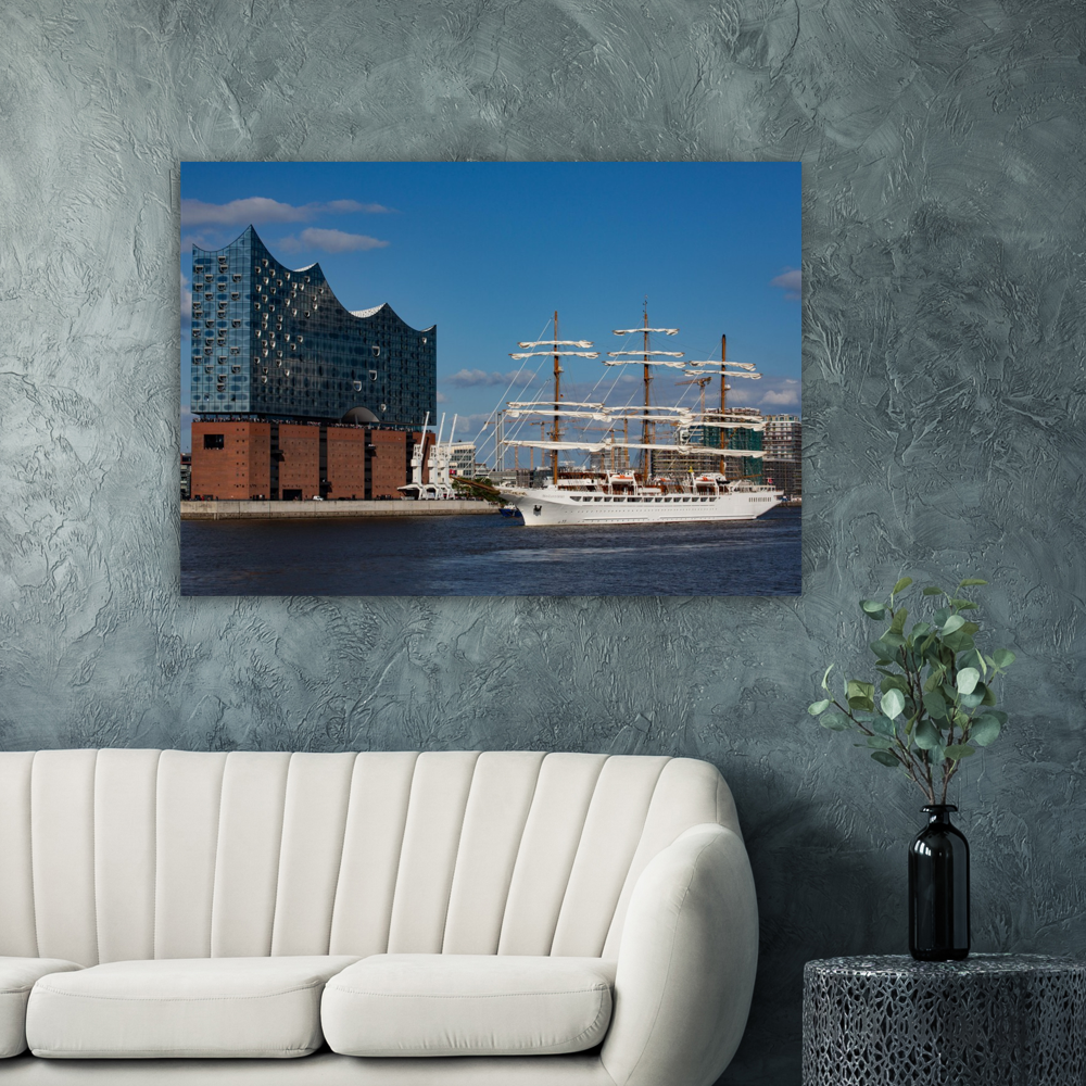 Segelschiff Sea Cloud Spirit vor Elbphilharmonie - Bild auf Aludibond Leinwand für das Wohnzimmer